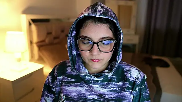 Snapshot of Camilaa_bueno chatting on January 16, 10:58 pm Camilaa bueno online show from January 16, 10:58 pm