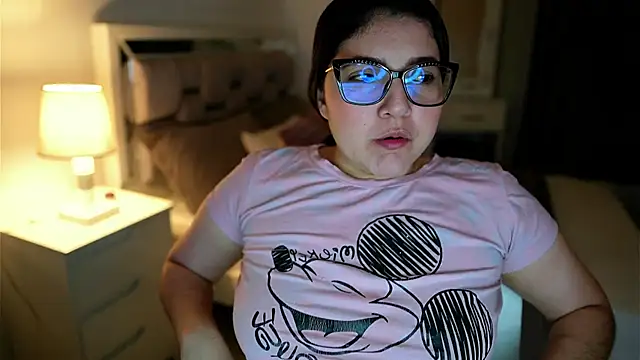 Snapshot of Camilaa_bueno chatting on January 18, 12:14 am Camilaa bueno online show from January 18, 12:14 am