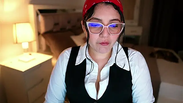 Snapshot of Camilaa_bueno chatting on February 11, 11:21 pm Camilaa bueno online show from February 11, 11:21 pm