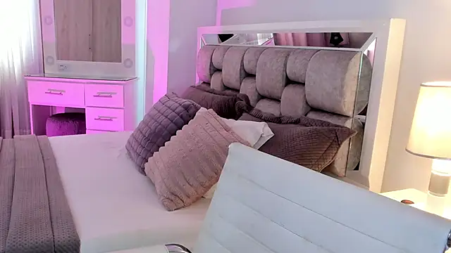 Snapshot of Camilaa_bueno chatting on March 7, 4:15 pm Camilaa bueno online show from March 7, 4:15 pm