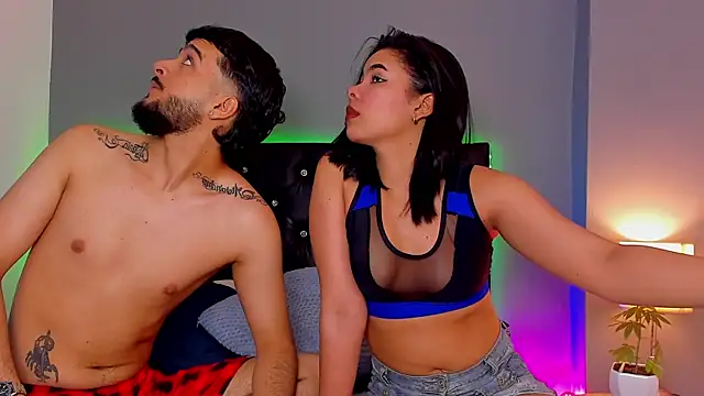 Snapshot of sharon_and_myke chatting on January 12, 2:45 am sharon and myke online show from January 12, 2:45 am