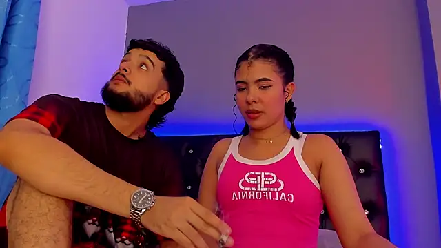 Snapshot of sharon_and_myke chatting on January 20, 2:01 am sharon and myke online show from January 20, 2:01 am