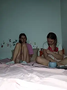 Snapshot of ella_grays chatting on June 13, 5:44 pm ella grays online show from June 13, 5:44 pm