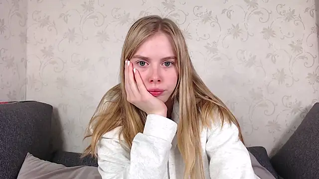 sofiaa here online show from April 26, 11:57 pm