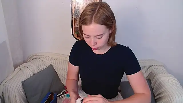 sofiaa here online show from June 12, 12:09 am