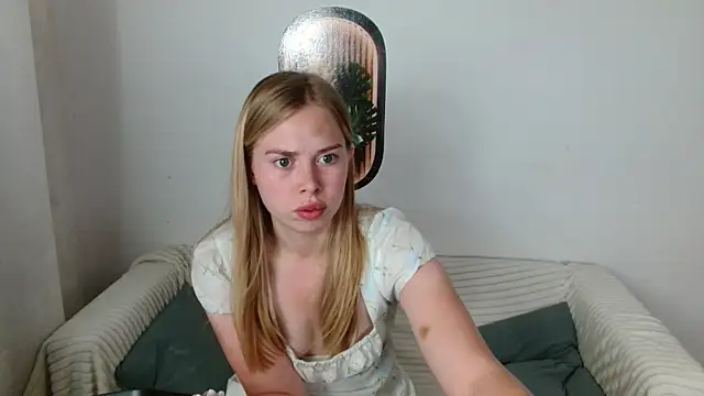 sofiaa here online show from June 23, 12:08 am