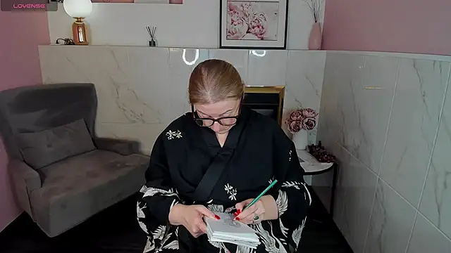 Snapshot of AlexandraKind chatting on January 31, 3:20 am AlexandraKind online show from January 31, 3:20 am