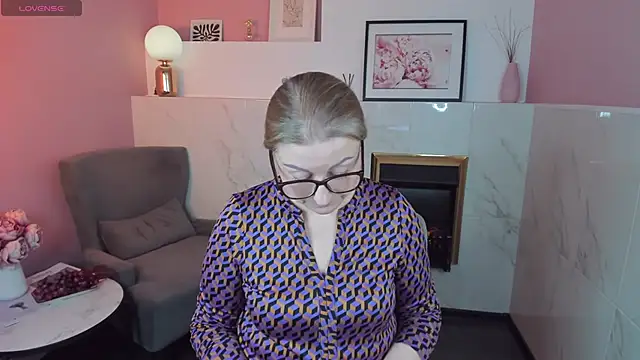 Snapshot of AlexandraKind chatting on February 25, 12:34 pm AlexandraKind online show from February 25, 12:34 pm