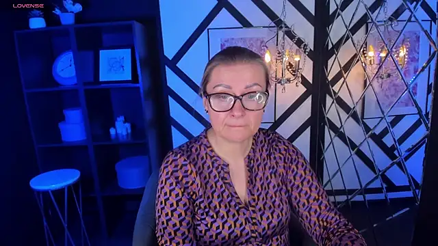 Snapshot of AlexandraKind chatting on March 3, 1:20 pm AlexandraKind online show from March 3, 1:20 pm