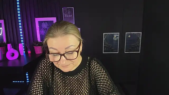 Snapshot of AlexandraKind chatting on March 10, 7:50 pm AlexandraKind online show from March 10, 7:50 pm