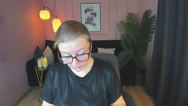 Snapshot of AlexandraKind chatting on March 17, 1:50 pm AlexandraKind online show from March 17, 1:50 pm