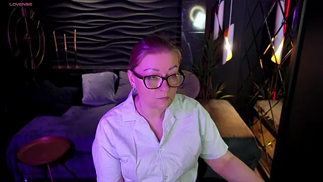 Snapshot of AlexandraKind chatting on March 19, 1:40 pm AlexandraKind online show from March 19, 1:40 pm