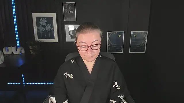 Snapshot of AlexandraKind chatting on September 25, 2:10 pm AlexandraKind online show from September 25, 2:10 pm