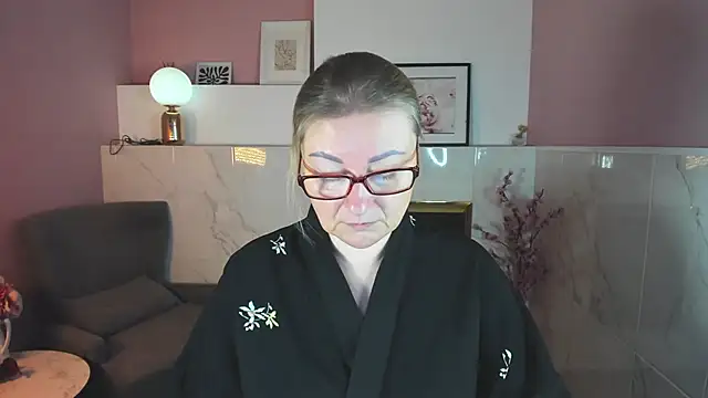 Snapshot of AlexandraKind chatting on November 5, 1:44 pm AlexandraKind online show from November 5, 1:44 pm