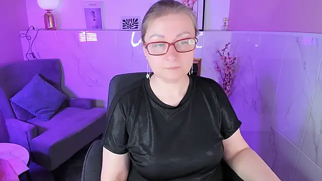 AlexandraKind online show from March 11, 8:37 pm