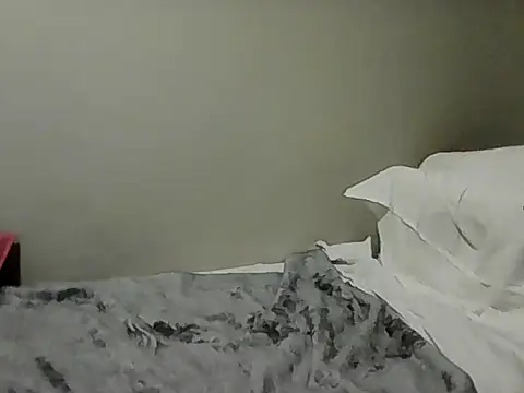 Snapshot of housewife_shantie chatting on November 1, 1:24 pm housewife shantie online show from November 1, 1:24 pm