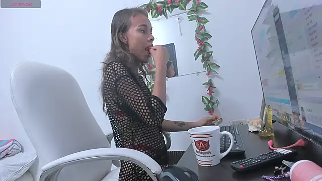 lulu 25  online show from December 31, 3:09 pm