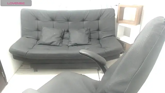 lulu 25  online show from April 21, 8:34 pm