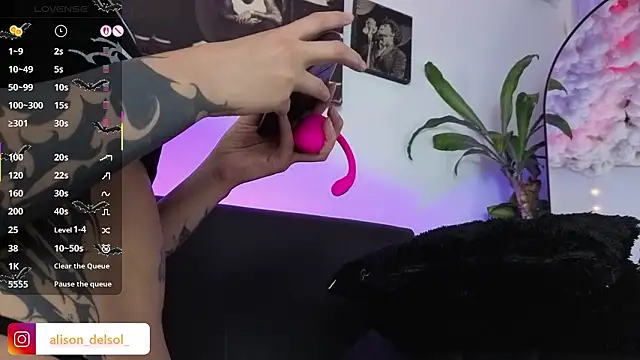 Snapshot of Alisson_Wynter chatting on January 18, 4:27 am Alisson Wynter online show from January 18, 4:27 am