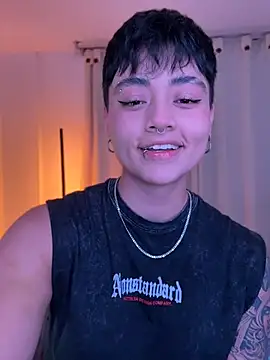 Snapshot of Chriss_gomez2 chatting on June 11, 6:11 am Chriss gomez2 online show from June 11, 6:11 am
