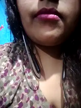 Love-Veronica online show from May 7, 2:22 pm