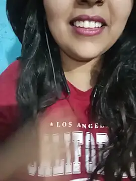 Love-Veronica online show from May 17, 6:04 pm