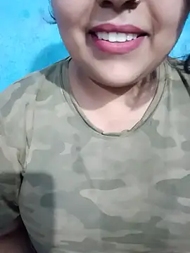 Love-Veronica online show from August 3, 6:11 pm