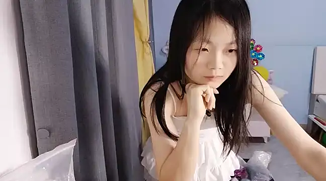 Snapshot of Lena-yyds chatting on March 6, 1:35 pm Lena-yyds online show from March 6, 1:35 pm