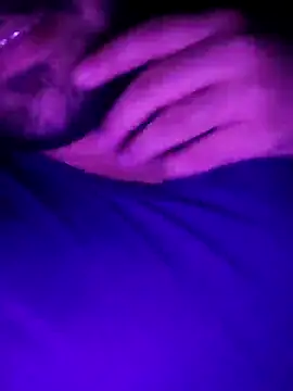 Snapshot of smartboy010101 chatting on December 2, 5:37 pm smartboy010101 online show from December 2, 5:37 pm