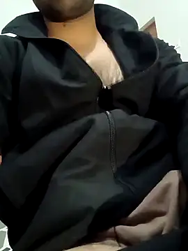 Snapshot of smartboy010101 chatting on February 10, 1:33 pm smartboy010101 online show from February 10, 1:33 pm