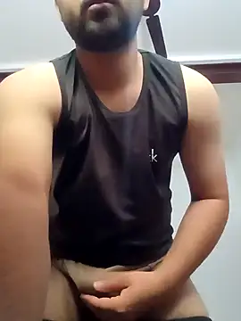 Snapshot of smartboy010101 chatting on February 22, 7:45 am smartboy010101 online show from February 22, 7:45 am