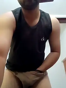 Snapshot of smartboy010101 chatting on March 5, 3:51 am smartboy010101 online show from March 5, 3:51 am