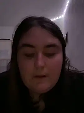 hotiee online show from March 10, 9:29 pm