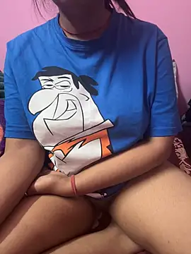 Snapshot of _nishalove19 chatting on December 5, 8:33 pm nishalove19 online show from December 5, 8:33 pm