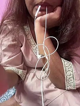 Snapshot of _nishalove19 chatting on February 1, 10:13 pm nishalove19 online show from February 1, 10:13 pm