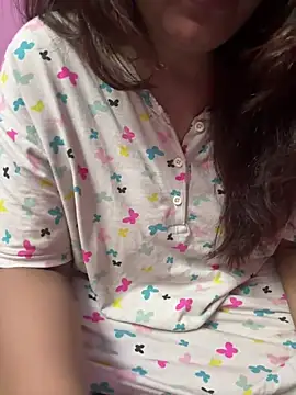 Snapshot of _nishalove19 chatting on March 22, 10:15 pm nishalove19 online show from March 22, 10:15 pm