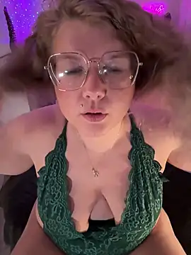 CurvyAnonymousGirl89 online show from February 11, 5:07 pm