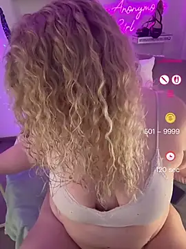 CurvyAnonymousGirl89 online show from April 28, 3:06 pm