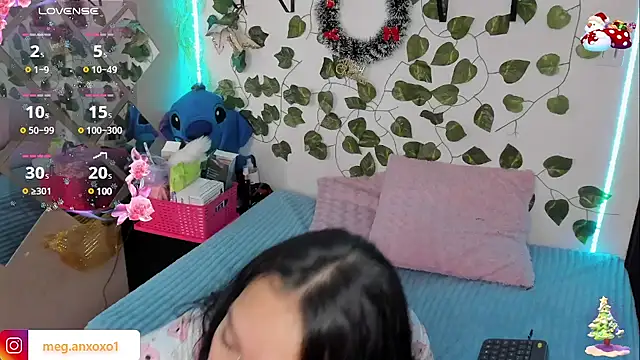 Snapshot of Megan_sophia2 chatting on December 5, 12:55 pm Megan sophia2 online show from December 5, 12:55 pm