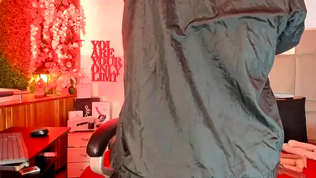 natacha  black  online show from February 23, 1:02 am