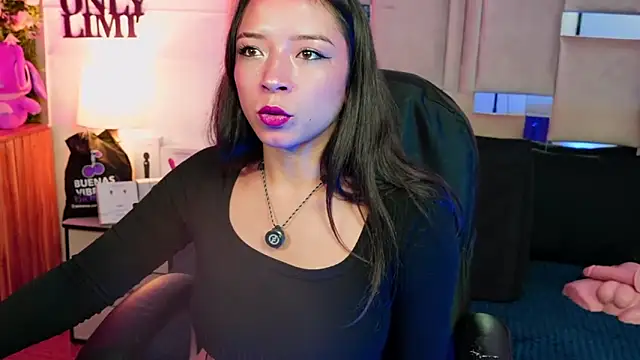 natacha  black  online show from May 4, 10:06 pm
