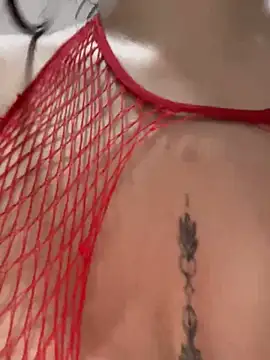 Snapshot of Chloe-antonella chatting on December 30, 5:48 am Chloe-antonella online show from December 30, 5:48 am