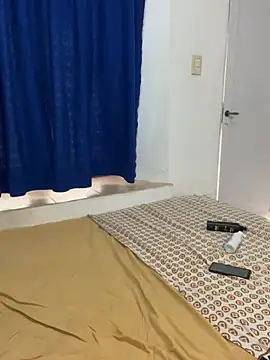 Snapshot of Chloe-antonella chatting on February 7, 10:50 am Chloe-antonella online show from February 7, 10:50 am