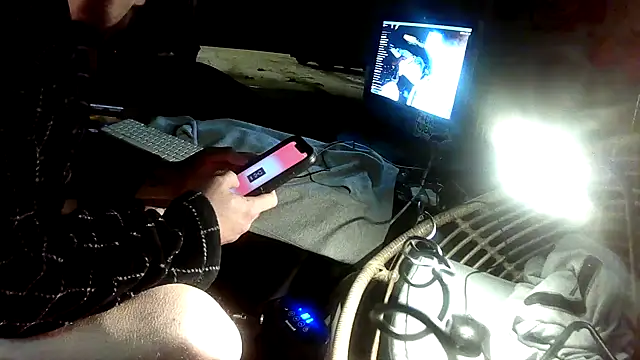 Snapshot of Fuckboy4public chatting on December 15, 2:27 pm Fuckboy4public online show from December 15, 2:27 pm