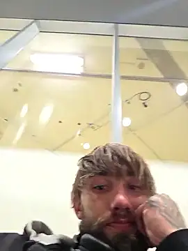 Snapshot of Fuckboy4public chatting on November 5, 5:29 am Fuckboy4public online show from November 5, 5:29 am