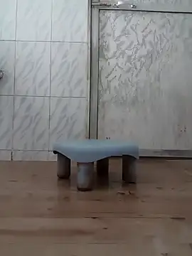 surabhi09 online show from October 31, 7:53 am