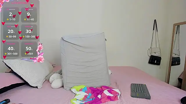 Snapshot of Hannah_Baileyy chatting on February 26, 12:36 pm Hannah Baileyy online show from February 26, 12:36 pm