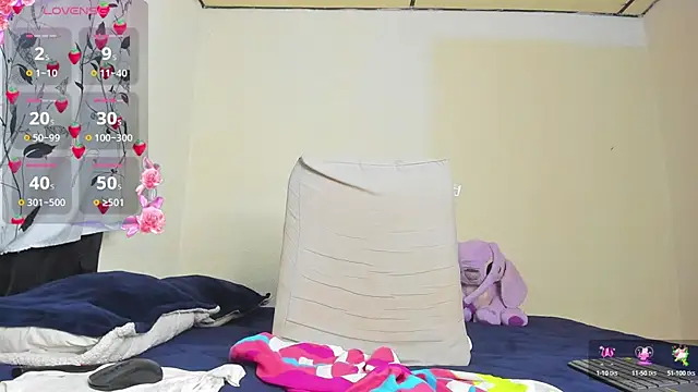 Snapshot of Hannah_Baileyy chatting on March 20, 11:56 pm Hannah Baileyy online show from March 20, 11:56 pm