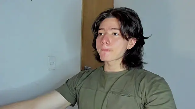 Snapshot of AngelBennet_ chatting on November 19, 12:43 am AngelBennet online show from November 19, 12:43 am