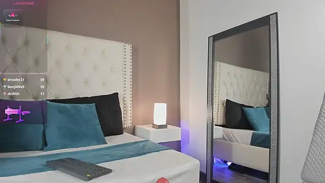 Snapshot of Julia_Martinez_ chatting on July 28, 12:48 pm Julia Martinez online show from July 28, 12:48 pm